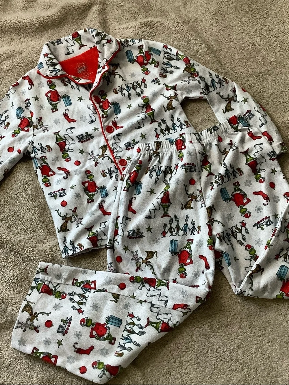 Kids Grinch White Holiday Character Print Pajama Set with Red Trim